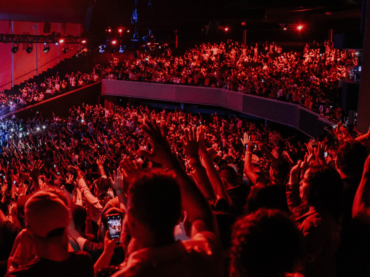 Coloca el cartel “entradas agotadas” en cada espectáculo